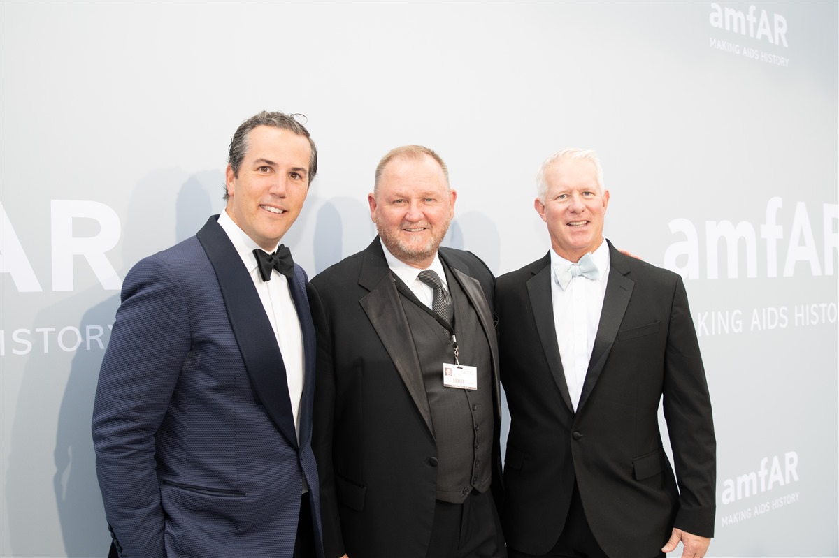 amfAR CEO Kevin Robert Frost flanked by Co-Chairs T. Ryan Greenawalt and Kevin McClatchy (Photo by NigelamfAR)