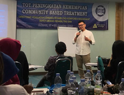 Sam Nugraha leading a training session in community-based drug treatment in Jakarta, Indonesia, August 2018
