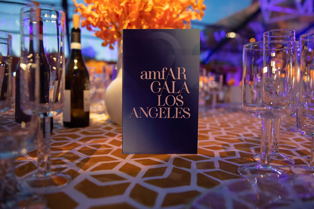 Table settings at the amfAR Gala Los Angeles (photo: Ryan Emberley & Kennedy Pollard)