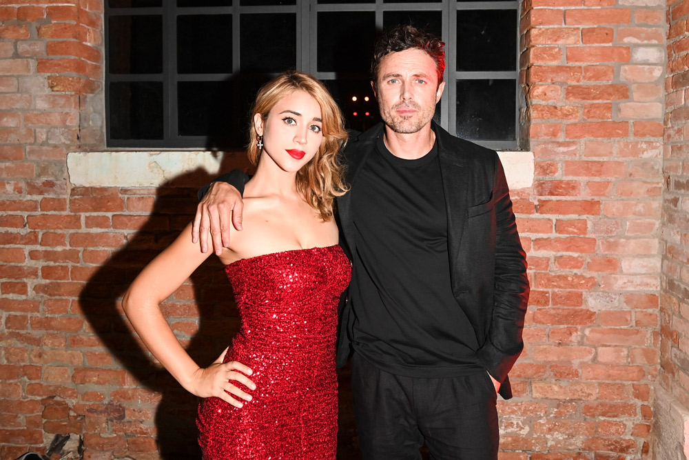 Caylee Cowan and Event Chair Casey Affleck (photo: Ryan Emberley/amfAR/Getty Images for amfAR)