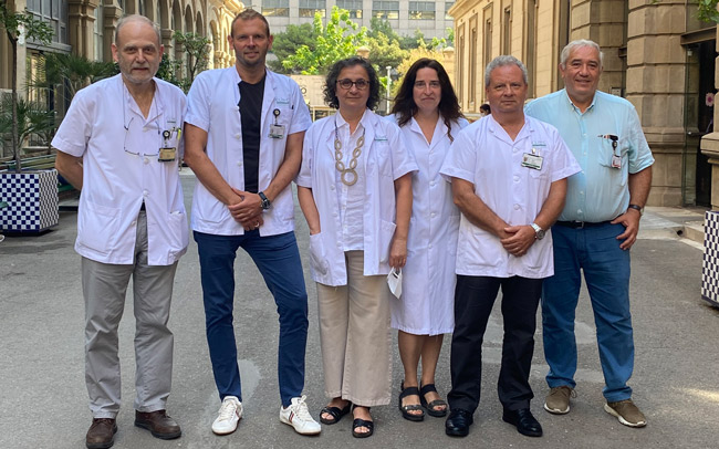 The IDIBAPS research team: Josep M. Miró, Juan Ambrosioni, Sonsoles Sánchez-Palomino, Núria Climent, Josep Mallolas y José Alcamí. Dr. Climent presented at AIDS 2022 about the Barcelona patient, an example of post-treatment control.