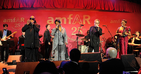 Stevie Wonder, Gladys Knight, Elton John, Dionne Warwick perform That's What Friends Are For, a song written by Burt Bacharach