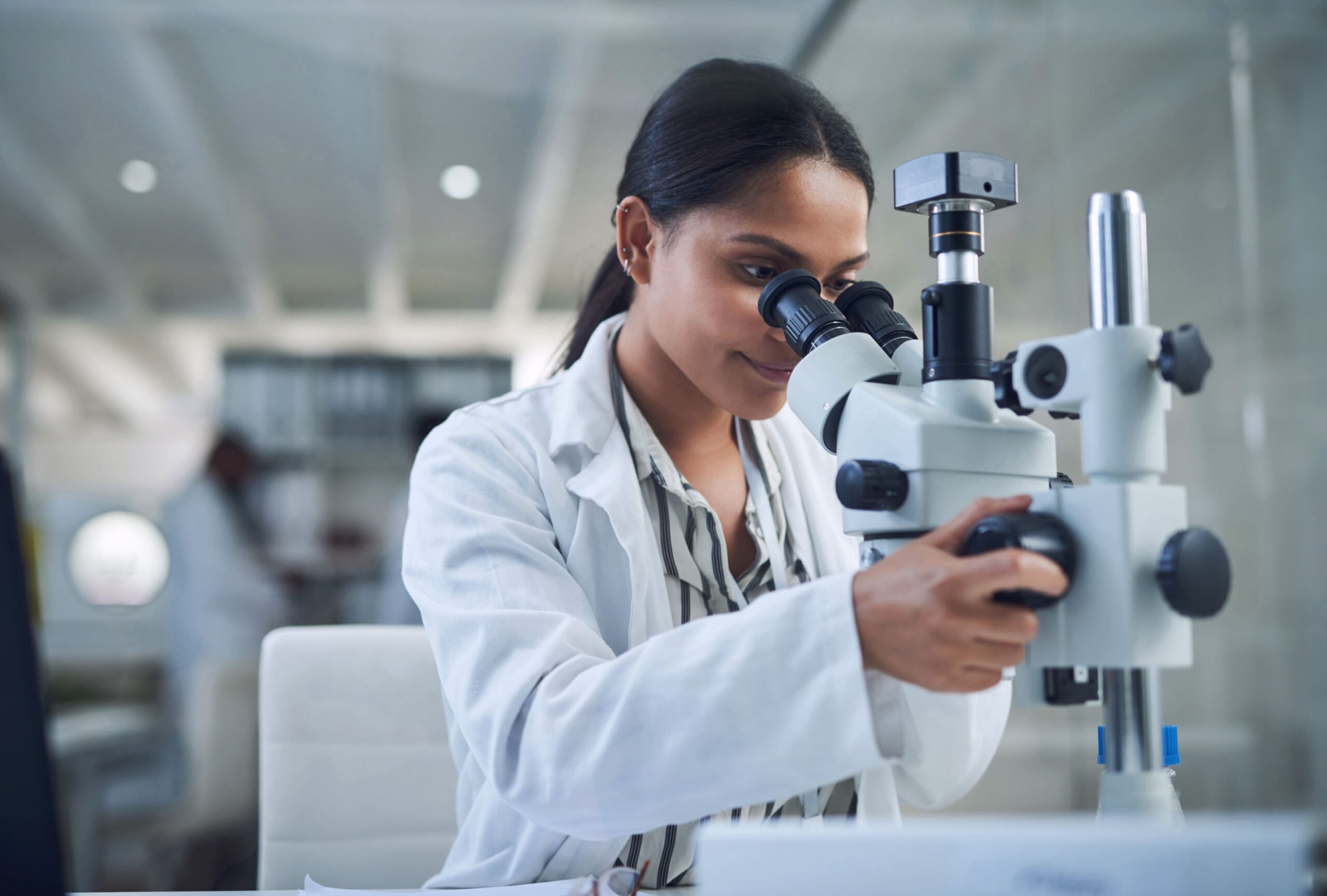 Feature card image representing amfAR's research in immunology, virology, and AI-enabled science
