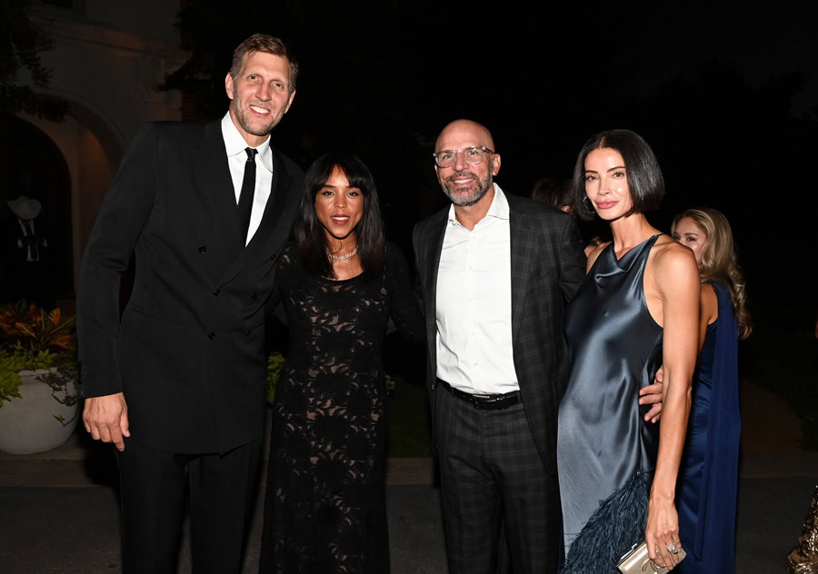 Dirk Nowitzki, Jessica Nowitzki, Jason Kidd, Porschla Kidd (L-R)