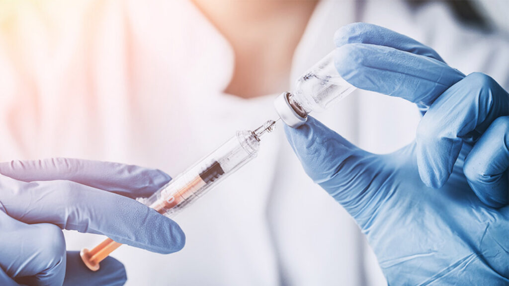 Doctor preparing a dose of Lenacapavir.