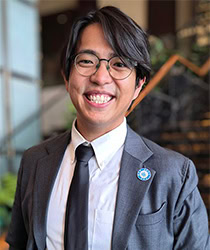 Portrait of Dr. Lim Quan Hziung, endocrinologist and medical lecturer at Universiti Malaya Medical Centre