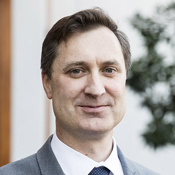 Portrait of Dr. Kenneth Micklethwaite, CAR T-cell researcher and clinical professor at the University of Sydney