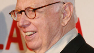 Ellsworth_Kelly_(cropped)-SEO